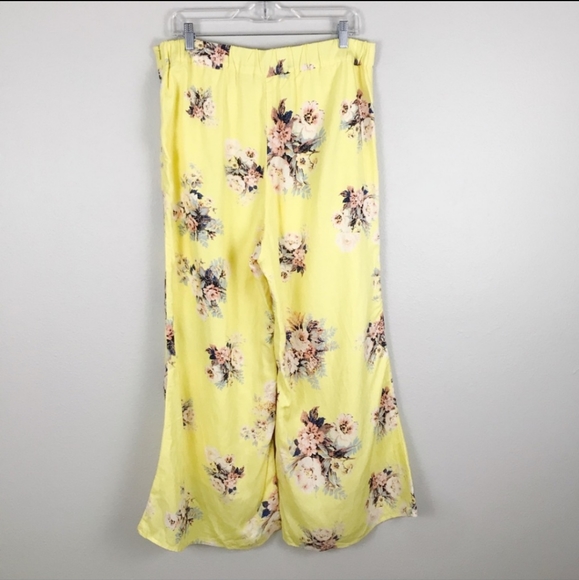 Feather Bone Talesa Floral Wide Leg Pants - Picture 4 of 8